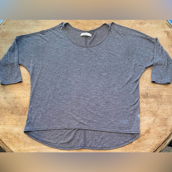 Abercrombie & Fitch Women’s Medium Gray Scoop Neck Cold Shoulder Long Sleeve Top - Picture 7 of 14